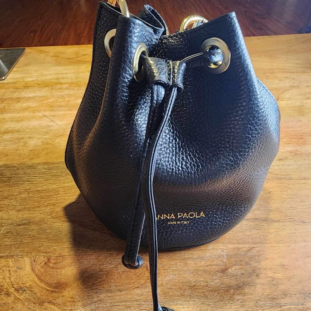 Anna Paola bucket bag